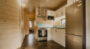 Lakes Edge Holiday Park - Image 2