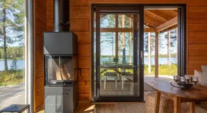 Lakeside holiday home - Image 3