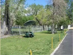 Bishop Elms Motel - Image 3