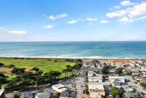 Ocean glimpse from the patio - Image 5