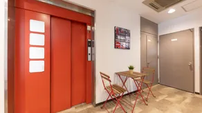 FLY CAT HOTEL - Image 3