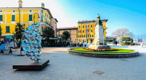 Design Apartment in Iseo Old Town with Private Parking and AC - Image 4