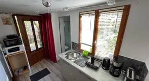 Mirabelle, parking privé clos, petit déjeuner, enfants et animaux bienvenus - Image 3