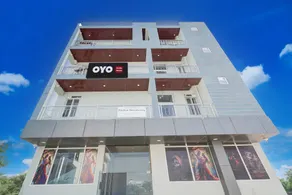 Hotel O by OYO Radha Residency - Image 5