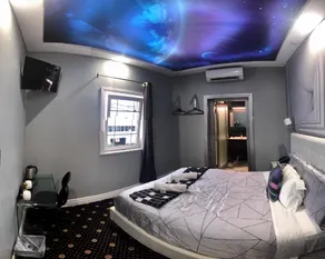 Amelia Hotel - Image 4