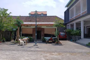 Kenewae Living Near Alun-alun Wonosari Mitra RedDoorz - Image 3