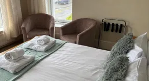 Hazeldene Guest House - Image 5