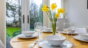 University View-Off-Street Parking-Sleeps 8-Fast WiFi - Image 4