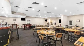 The Commercial Hotel - Image 4
