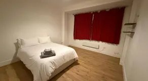 Spacious Stay in the Heart of the Town - Image 2