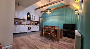 W20 Hostel - Image 2
