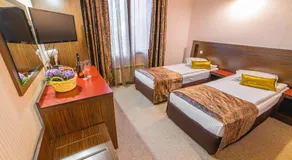 Eleganza Family Hotel - Free Parking - Image 2