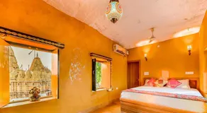 Mud Mirror Guesthouse - Image 2