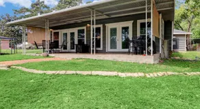 Kingwood Cottage - 10 mins from IAH - Lake Front - Image 5