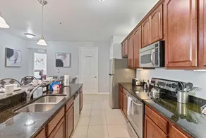 4804 Cayview Ave 306 3 Br condo by RedAwning - Image 4
