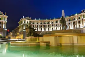 Floris Hotel - Image 2