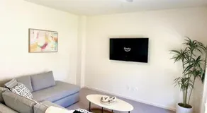New Intown Waterfront Townhome wPool & Location - Image 2