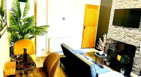 Cozy and stylish 2 bedroom home - Image 2
