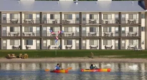 AmericInn by Wyndham Saint Ignace Lakefront - Image 3