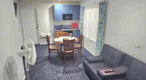 Botany Palms Motel - Image 3