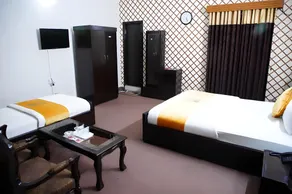 Hotel Red Line - Image 3