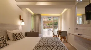 Elpis Studio Apartments - Image 2