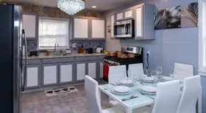 King Beds -Pet Friendly Fully Fenced Yard - Image 5