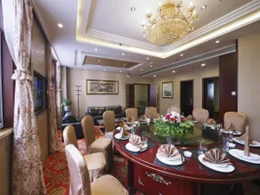 Super 8 Hotel Baoji Railway Station - Image 1