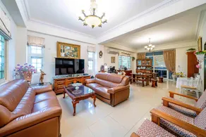Evergreen Garden House - Image 2