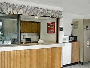 Super Inn by OYO Lansing MI - Image 5