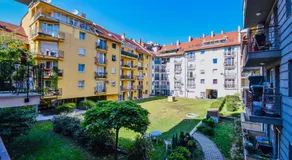 Cappuccino Apartment with Balcony and FREE PARKING - Image 3