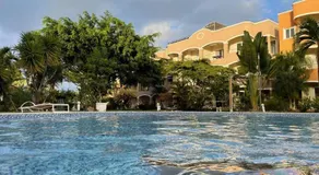Apartamento con vista a la piscina - Image 3