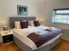 Cosy 3 bedroom home with parking in Middlesbrough - Image 2