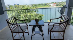 Lakeside Suites By cmb apartments - Image 5