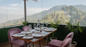 Super Hotel by Perfectstayz Mall Road - Image 2