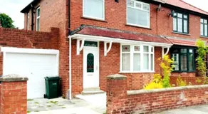 4 Bedroom House in Newcastle city centre location, Free Parking, Fast WiFi - Image 4