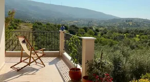 Horizon House, with Olive Grove and a small Vineyard - Image 5