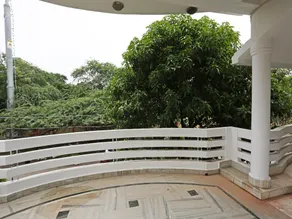Hotel O Greenview Near Munshi Pulia Metro Station - Image 3