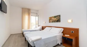 Hotel La Sirenetta - Image 2