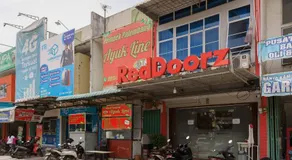 RedDoorz near Plaza Botania 1 Batam - Image 4