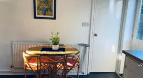 St Ives, King Bed Cosy home, parking, fast Wi Fi - Image 5