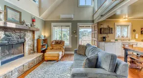 Private Hot Tub & Easy Access to the Beach - Dogs are Welcome - Image 3