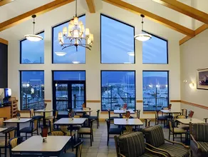 Harbor 360 Hotel Seward - Image 3