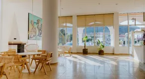 Blue Bay Hotel - Image 4