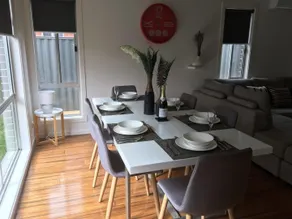 Sleek★Stylish★Modern★Netflix★Wifi,★near airport - Image 3