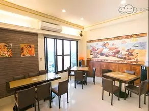 Lambo Stay Inn - Image 3