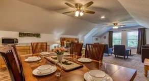 Baby Bear by HoneyBearCabins 2/2 Sleeps 6 - Image 3