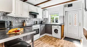 Conveniente y acogedora casa de 2 dormitorios en el centro de la ciudad - Image 3