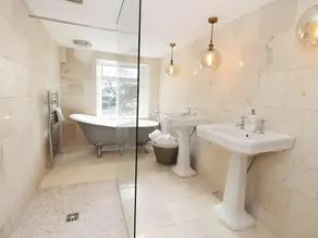 Chester House: Beautiful Cottage & Hot Tub - Image 2