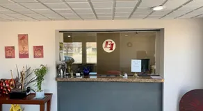 Econo Inn - Image 5